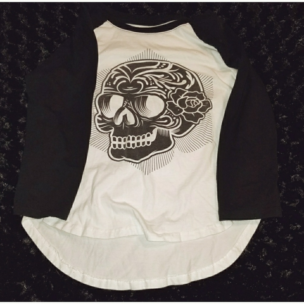 Skull flower 3/4 sleeve top
